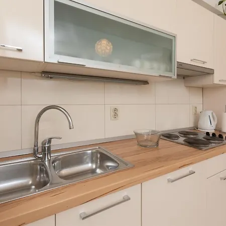 Apartment Beach Letica