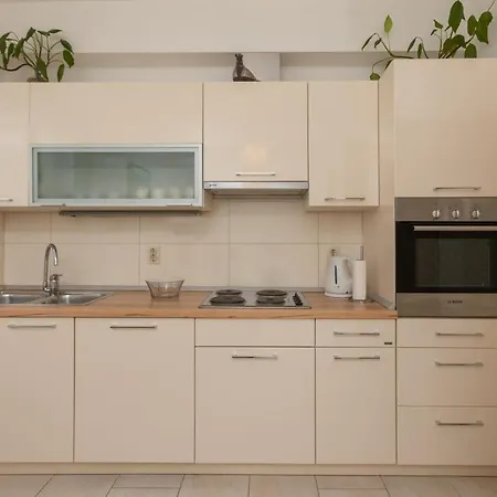 Beach Letica Apartment *