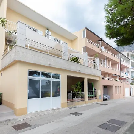 Apartment Beach Letica *