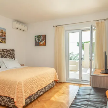 Apartment Beach Letica